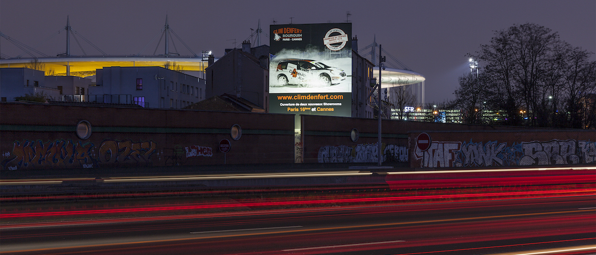 Clim Denfert sur la bâche publicitaire de l'A1