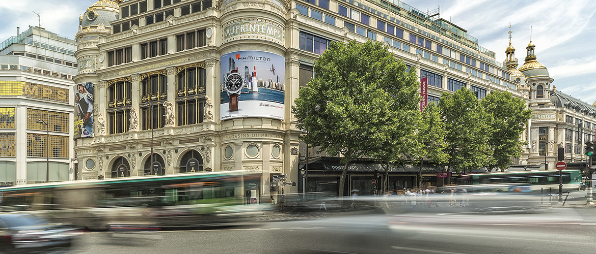 HAMILTON chronométreur officiel du Red Bull Air Race sur le Printemps Haussmann